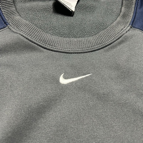 Nike Men's Basketball Thermafit Navy Gray Long Sleeve Fleece Lined Center Swoosh - Picture 7 of 9
